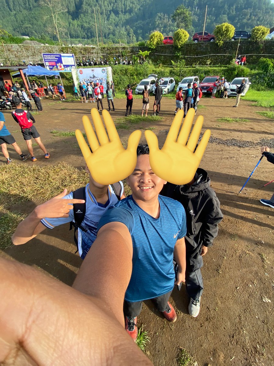 bombarr407's tweet photo. Gak ada tenaga buat ikutan tektok gunung 2000-3000.
Malas diperjalanan dan waktunya gak ada.
Jd salah satunya ya Telomoyo sama Andong
Yg terakhir. Ikut event sama grup trailrun jogja๐โค๏ธโ๐ฅโค๏ธโ๐ฅโค๏ธโ๐ฅ
#Telomoyo
#Andong
#Magelang
#Jogja
#Semarang https://t.co/ecEETqs18R