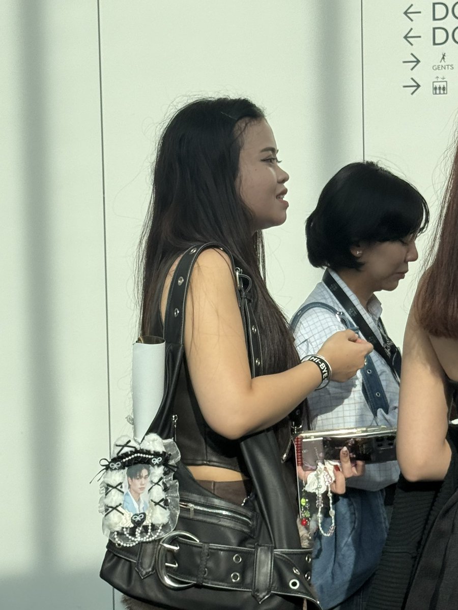 vivi 🌈🫧✨ tweet media