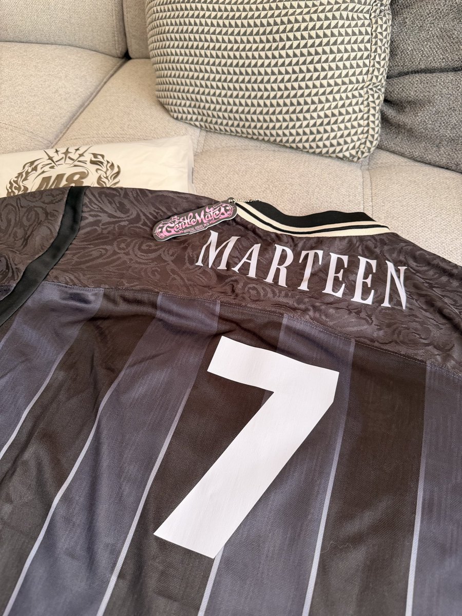 SeytaOFF's tweet photo. 😎 The New Jersey alongside the GOAT @imthemarteen 🤍🖤 
@gentlemates 🩷
#M8WIN https://t.co/ABJS7vsurO