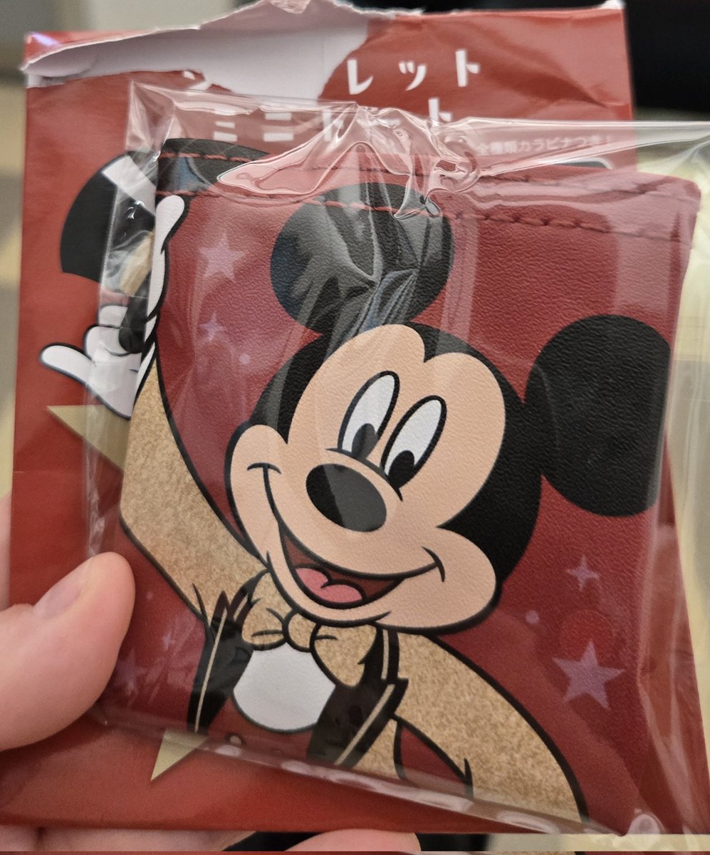 たずな tweet media