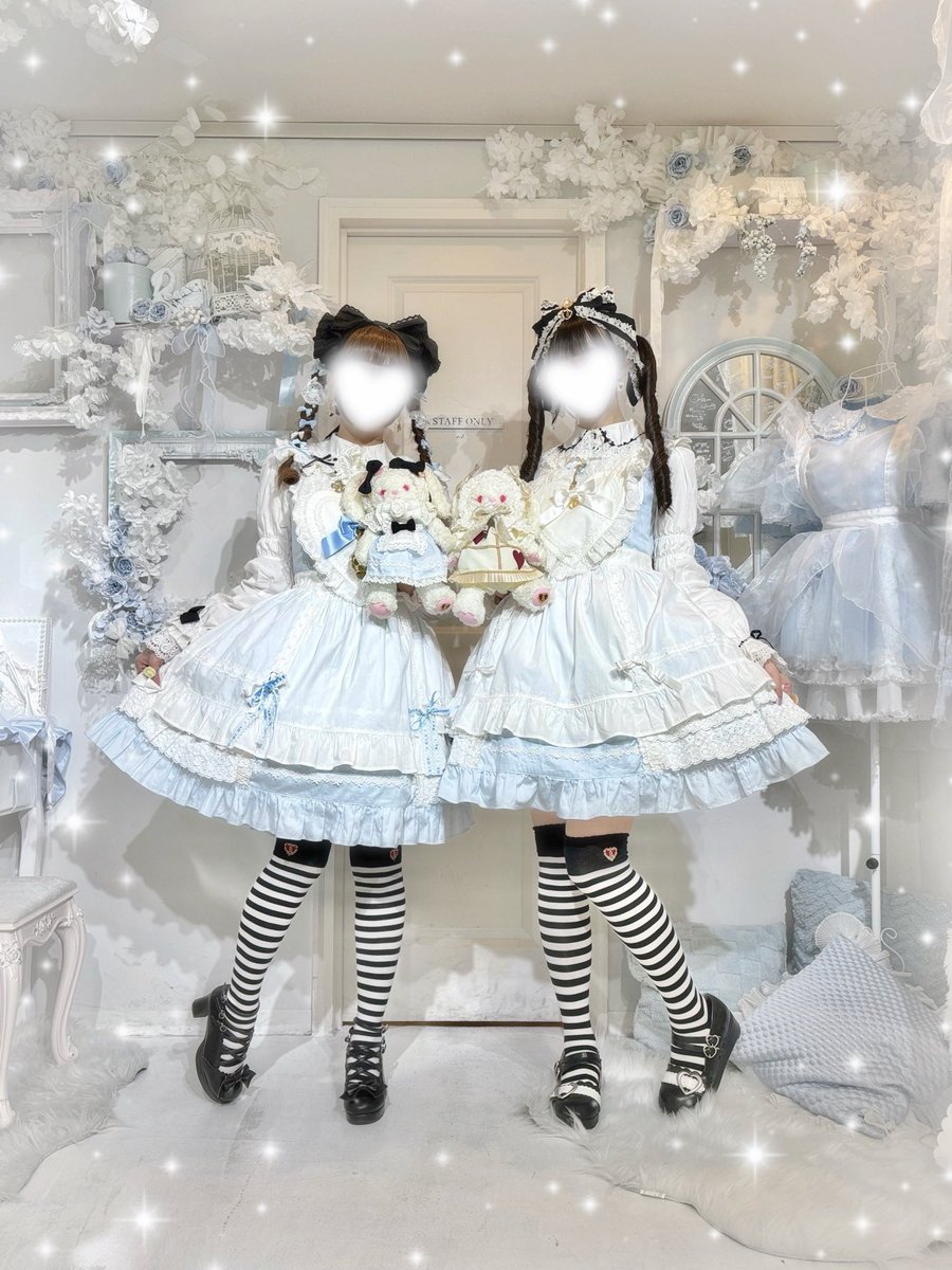 y_choconon's tweet photo. BABYのアリスコーデで双子🐰🩵
まなてぃちゃんに初ロリデしてもらいました✨ https://t.co/Ah27vh4Psl
