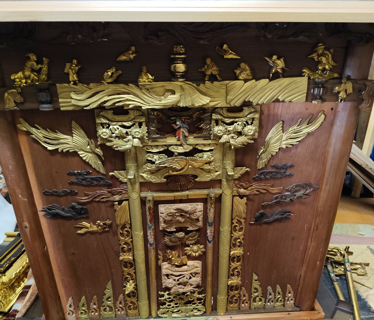 Expressors333's tweet image. 【笠佐島の神輿の再生】
今日は1/4面の装飾‼️
笠佐島の般若姫伝説をモチーフに〜
こっから色付けと細かい絵を描いていきます😁！！
笠佐島の島興し🫡
たとえ、腐りきった世の中でも
100年後、200年後、の人達に少しでも日本の国土が残りますように🙏
#笠佐島を守る会
#日本をの国土を守ろう
#日本