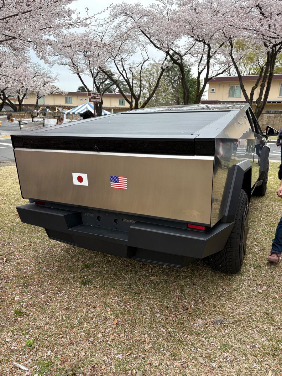 なおりん tweet media