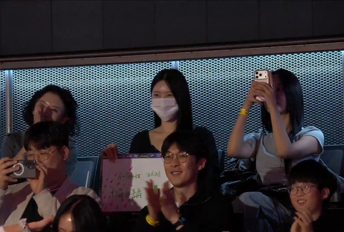 ilovefaker tweet media