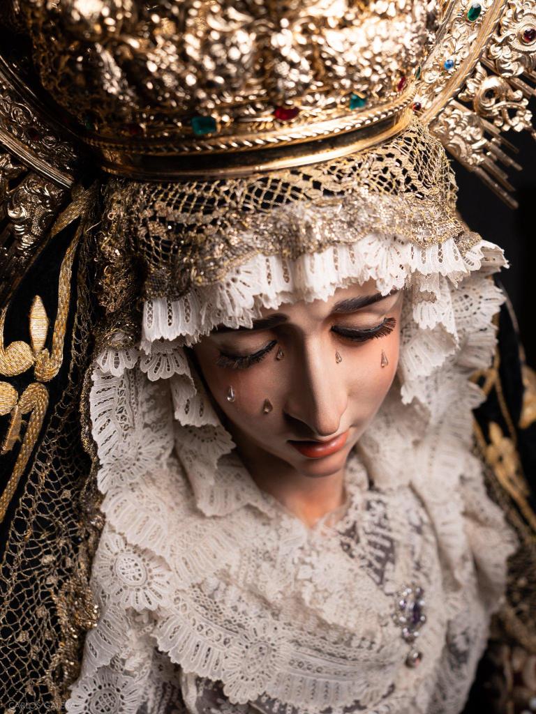 Hoy es Sábado Santo. Hoy sale la Piadá de los gitanos de Jerez!