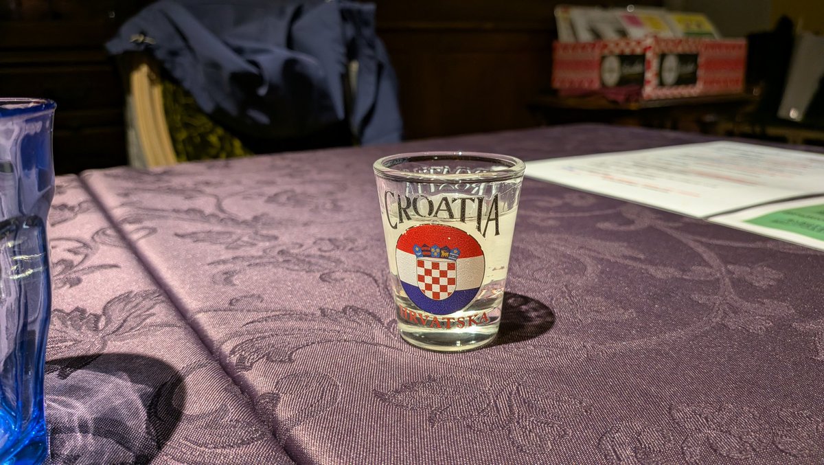 ねらず郎 tweet media