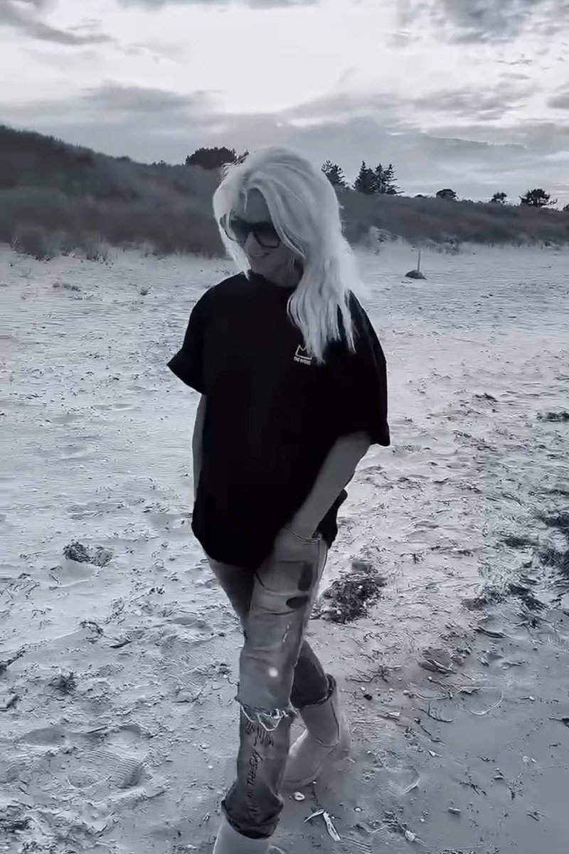 Krisztina Maria tweet media