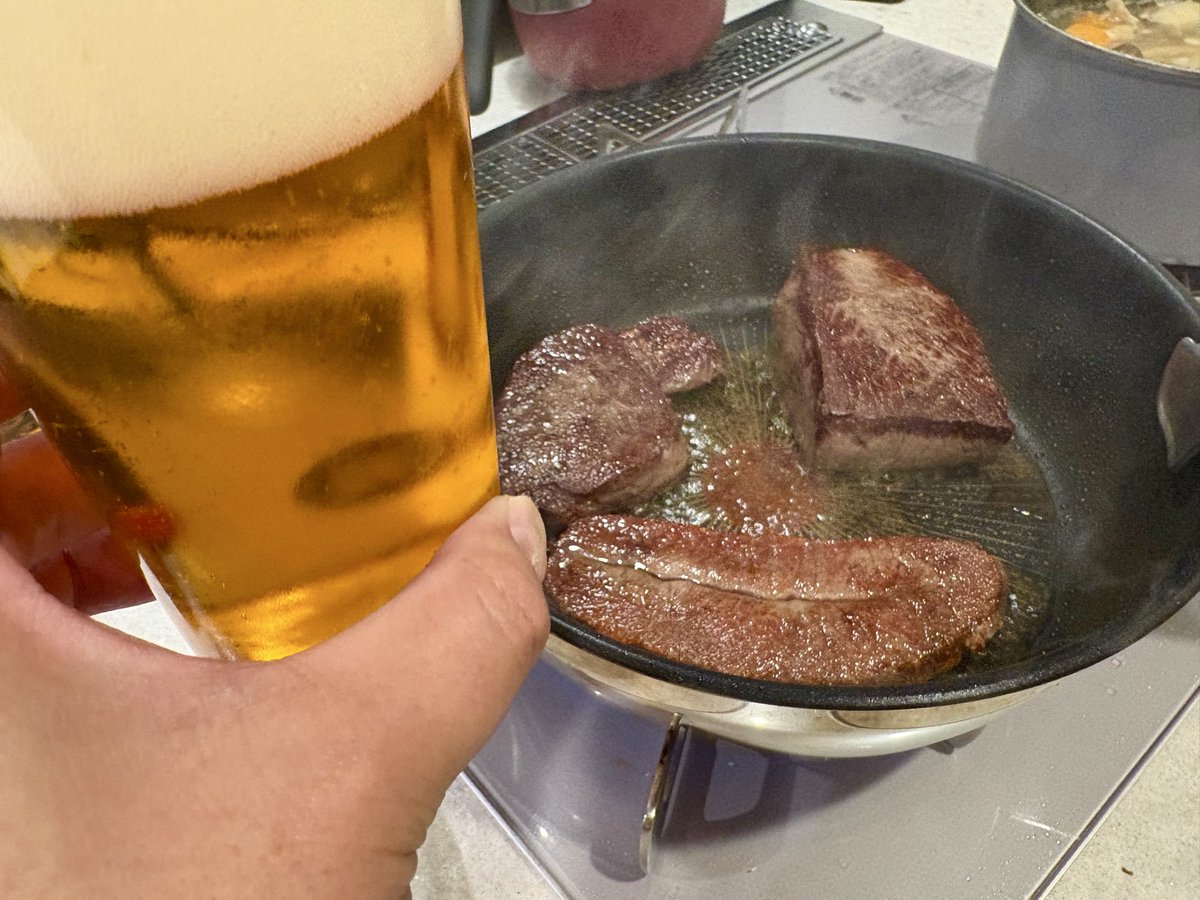 monchi06241's tweet photo. 怖いか？
私の家ステーキの才能が。 https://t.co/Mo9zfJY4gP