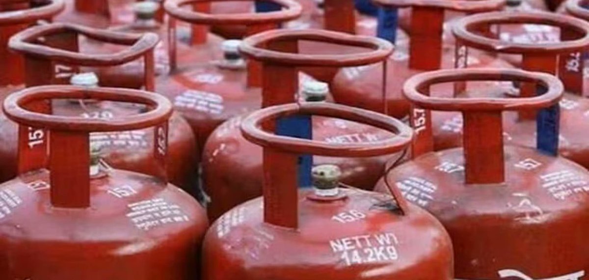 AssamAwaz's tweet image. NEWS || বিহু আৰু দুৰ্গা পূজাৰ সময়ত পাব একোটাকৈ বিনামূলীয়া চিলিণ্ডাৰ: মুখ্যমন্ত্ৰী হিমন্ত বিশ্ব শৰ্মাৰ ঘোষণা

Read More: assam.awazthevoice.in/india-news/one…

#durgapuja #bihu #FreeCylinder #HimantaBiswaSarma
