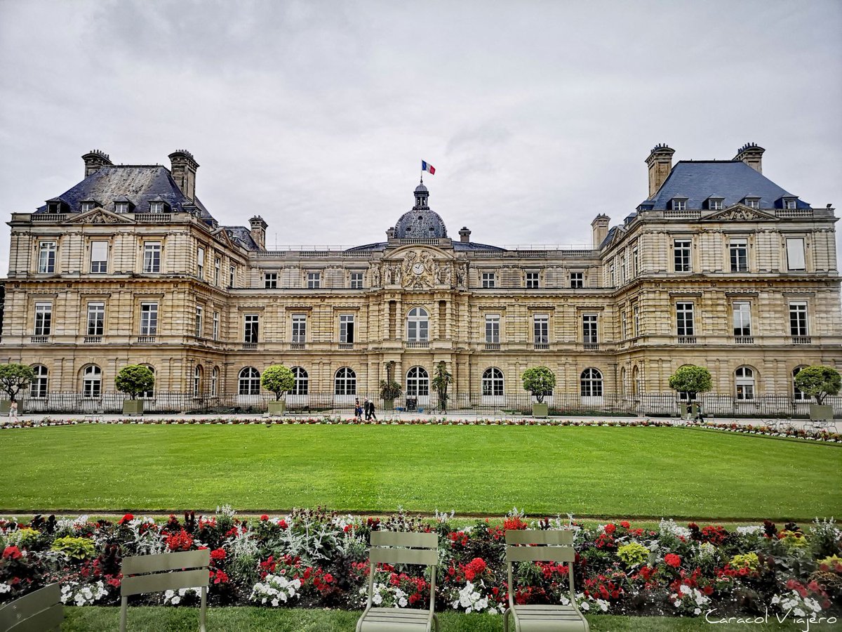 CaracolViajeroO's tweet image. ¿Por qué #viajar a #París en abril/mayo? 🗼
✅ Picnic frente a la Torre Eiffel sin calor sofocante.
✅ Los parques más verdes que nunca. 🌳
✅ Paseos infinitos por Montmartre. 🎨caracolviajero.com.es/blog/paris-en-…