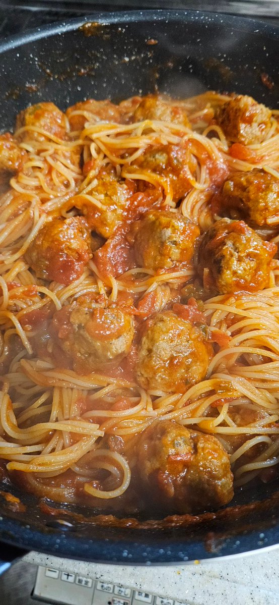 その辺のクロえもん tweet media