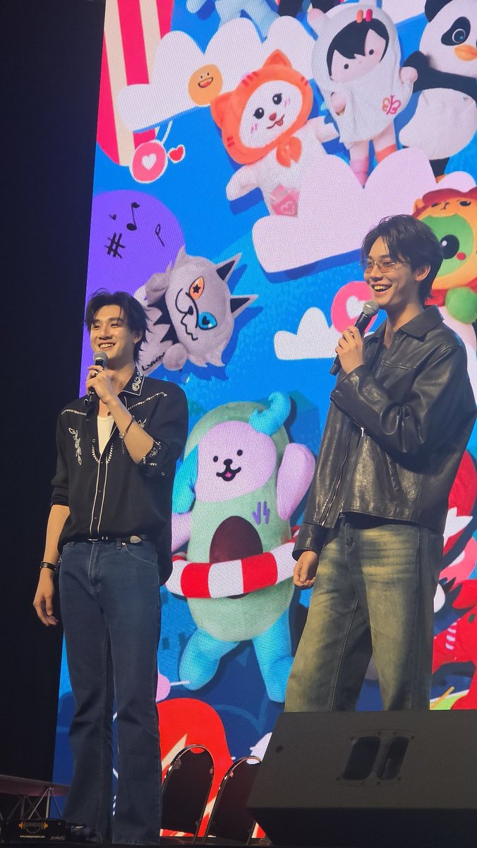 numtan1a's tweet photo. 🩷🥺
#GMMTVFANIVAL2026XDewTee
#dew_js #tee_vtp https://t.co/TBJ84jDrML