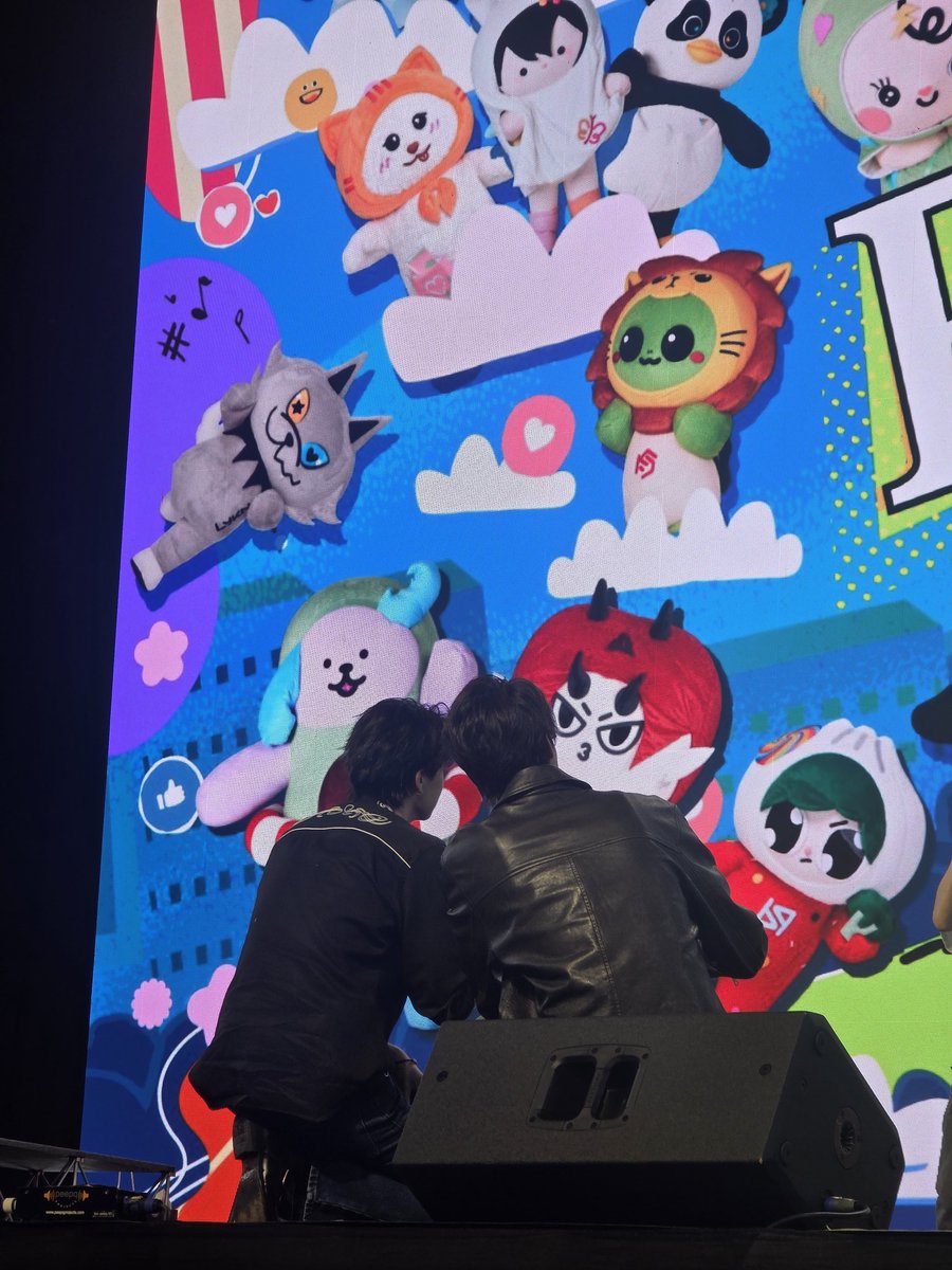 numtan1a's tweet photo. 🩷🥺
#GMMTVFANIVAL2026XDewTee
#dew_js #tee_vtp https://t.co/TBJ84jDrML