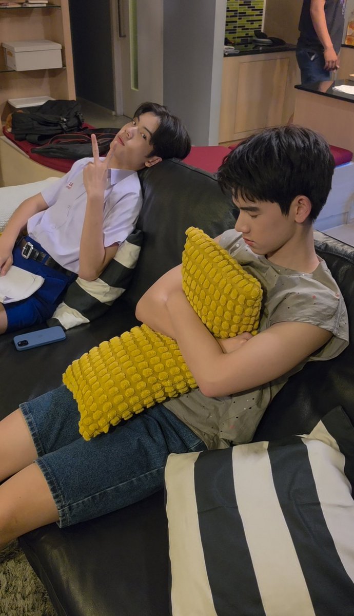 CLASS CRUSH CRISIS tweet media