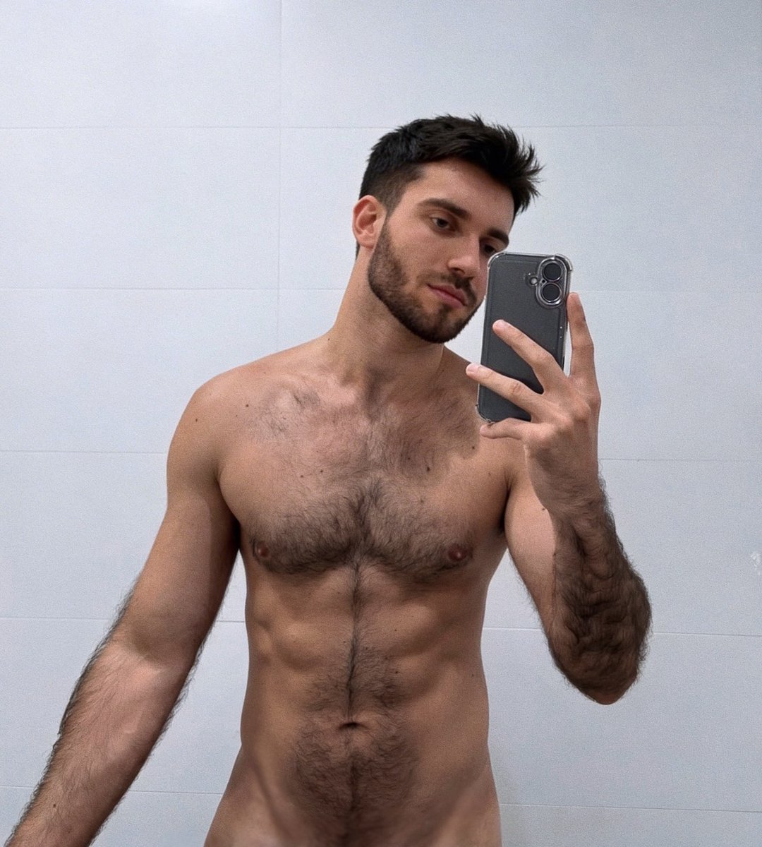 danielespanhol_'s tweet photo. One word to describe this photo. https://t.co/SYR3z2DoRo