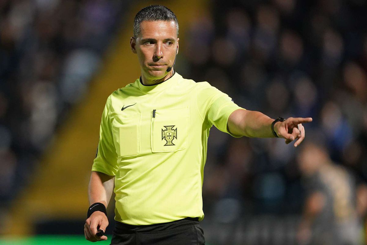 AndreMelro's tweet image. Inenarrável o que se viu em Alvalade ontem. A quantidade de jogos que o Sporting tem vindo a ser favorecido esta temporada é caso de estudo. 
Não passarão!! 
Seremos 🇸🇻