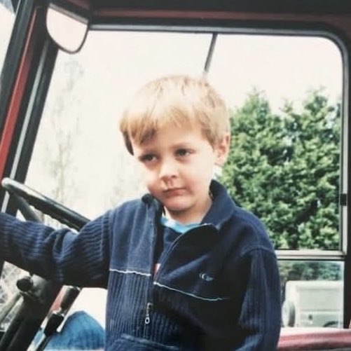 maxintoshyoy's tweet photo. baby georgie 🥺 https://t.co/FgHCc9hTnB