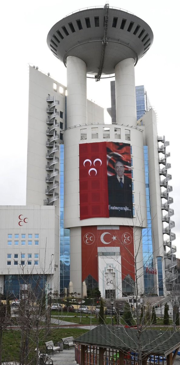 Cihan35Altay's tweet photo. Ruhun Şad Mekanın Cennet Olsun Başbuğum 🤘
#AlparslanTürkeş https://t.co/zwOJZSr83H