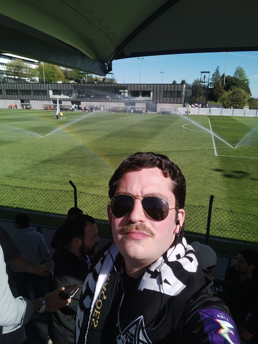 RelatosRuc's tweet photo. 😅 Achavam mesmo que a RUC não ia estar presente? Com um enviado especial na Academia do Vitória SC e o resto da equipa na Fan Zone, junte-se à emissão a partir das 11h no 107.9FM ou https://t.co/bkEZq8xWrX https://t.co/QZ6emlELA4