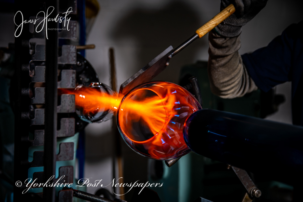 snapperjim's tweet photo. This was a #Flaming good job to cover today's #YorkshirePost this #Easter #Weekend @JayMitchinson #Yorkshire @glowlightinguk #Ripon #Magazine see more #online @yorkshirepost @SWNSLeeds @BenJonesPicEd #buyapaper #TheYP best #regional #newspaper #photography @GodoxGlobal @GodoxUK https://t.co/f8datRenHK