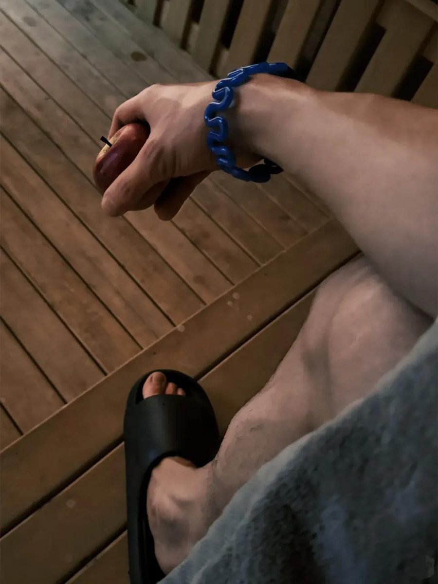 EFWEBE MENFESS tweet media