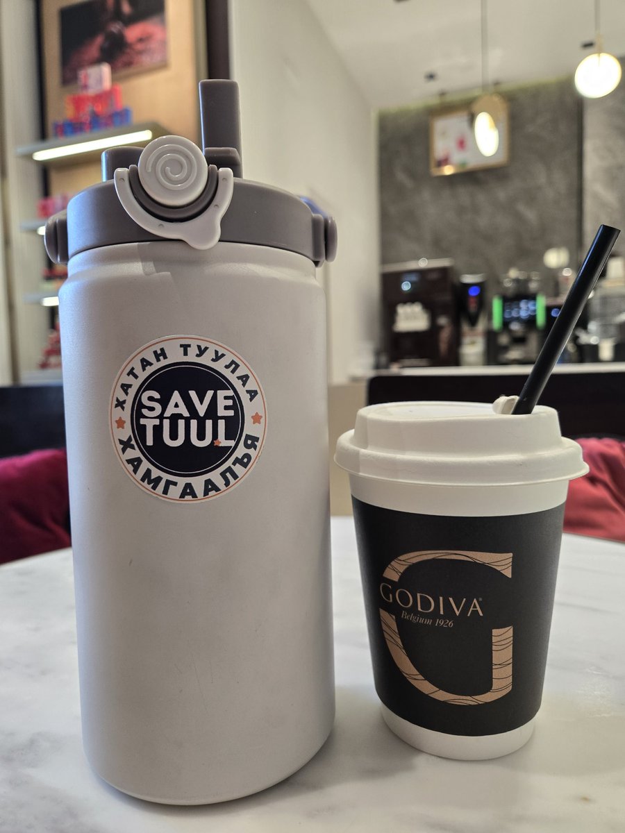 Даваасүрэнгийн Нэргүй tweet media