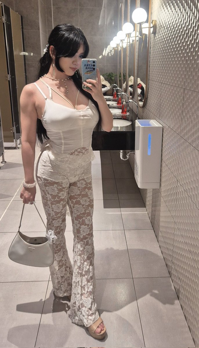 YKLN　(林方君) tweet media