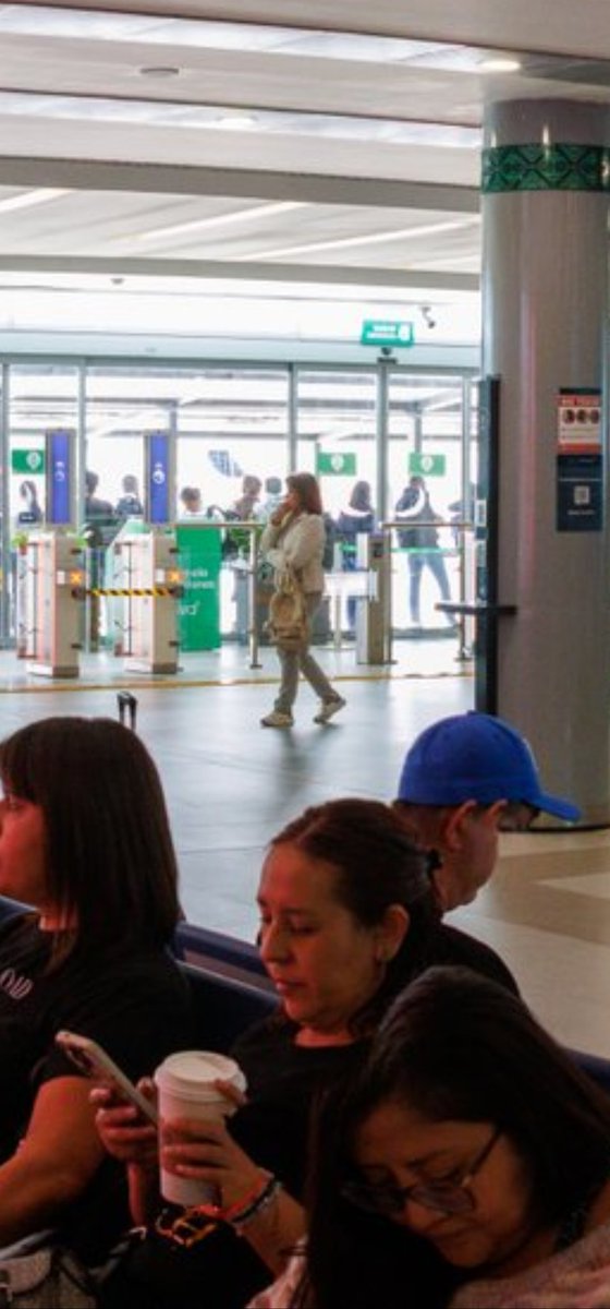 Incluso de otras dimensiones ya estan viajando en el AIFA