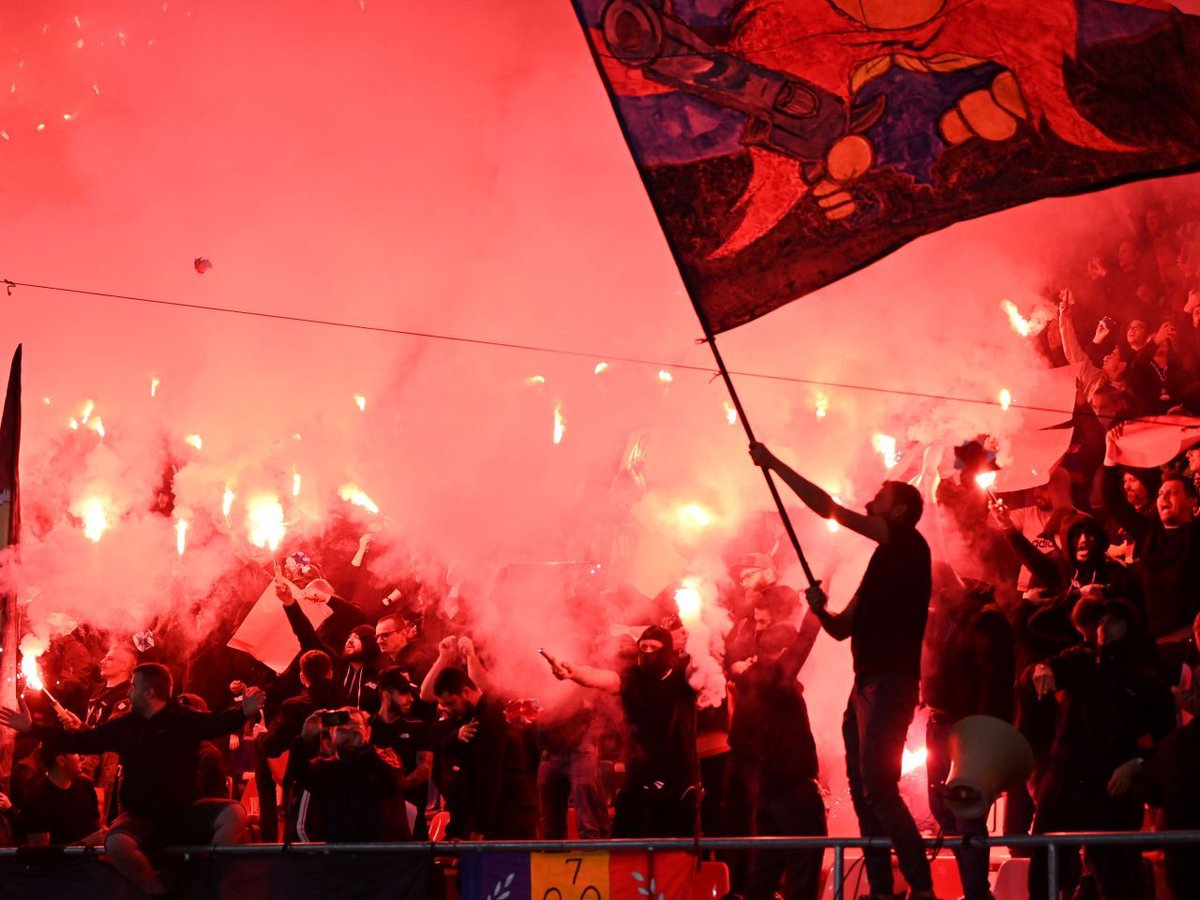 IonutAxinescu's tweet photo. SO, FOOTBALL WORLD, pay attention to this insane story.

You know Steaua București? The Romanian club that WON the 1986 European Cup 🏆. Now stuck in Liga II because of a crazy legal wall.

But not for long. Cristiano Ronaldo’s URSU brand is already partnered with them. Thread 👇 https://t.co/LkGisL324y