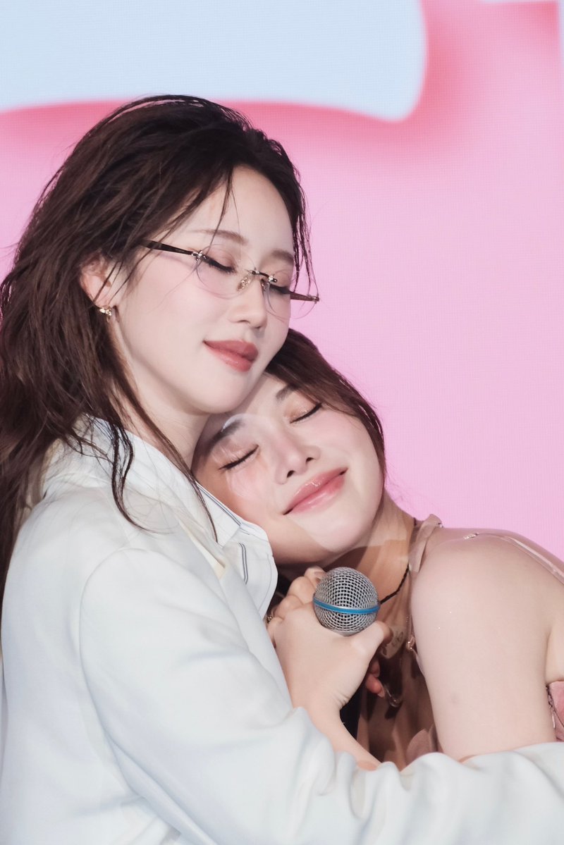 สอคอสอ tweet media