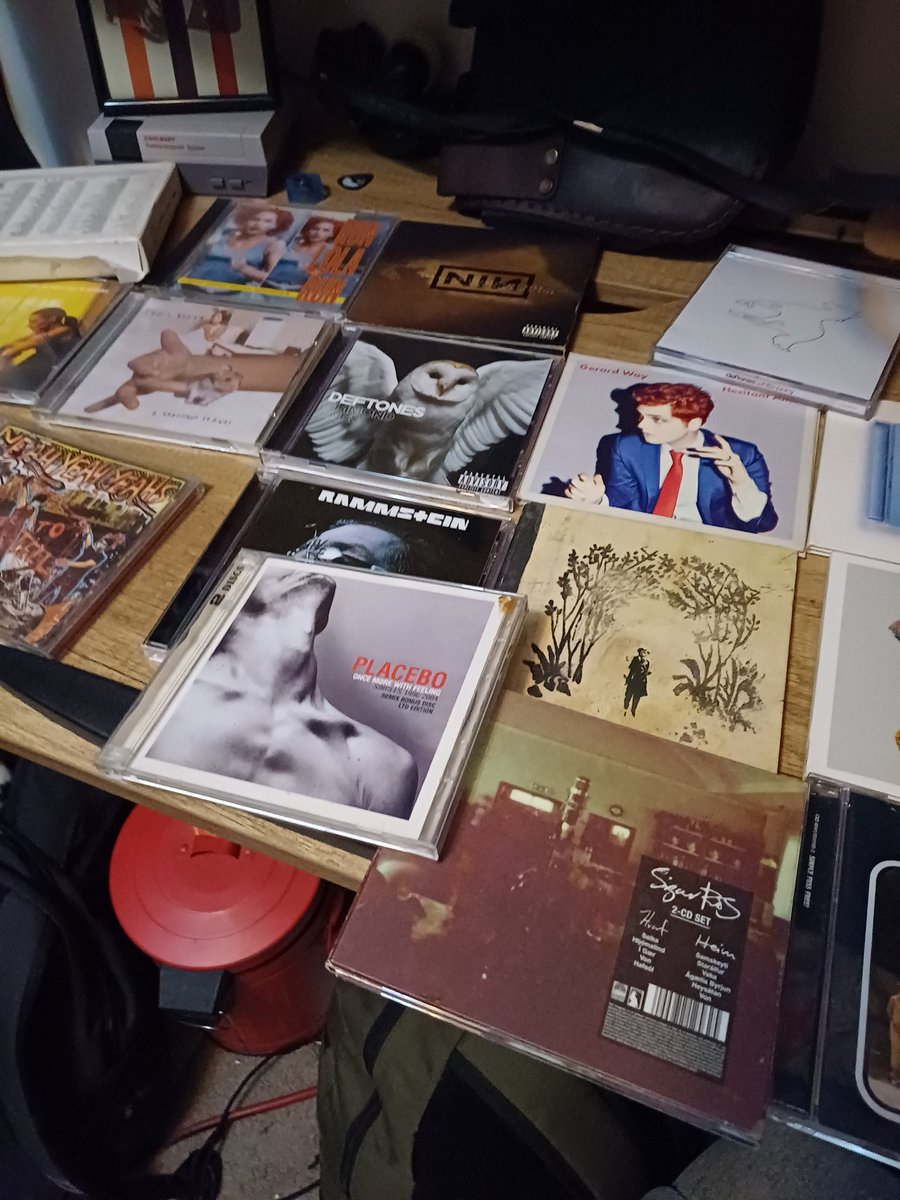 ash(es to ashes) VIO A MCR tweet media