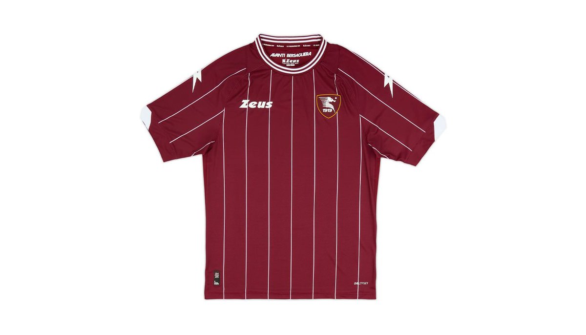 Classic Football Shirts tweet media