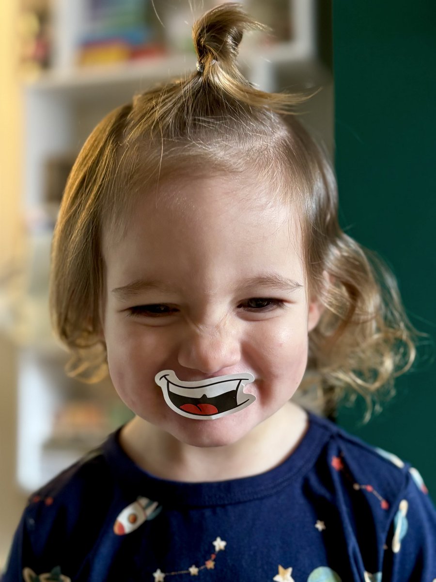 highstridesoc's tweet photo. Photo of the Week 📸 

A ‘fun with stickers’ kind of week 🙌🏻 

#stickers #toddler #photooftheweek #photography https://t.co/nWDgvo6EPv