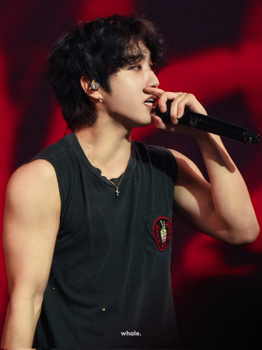 𝙬𝙝𝙖𝙡𝙚. tweet media