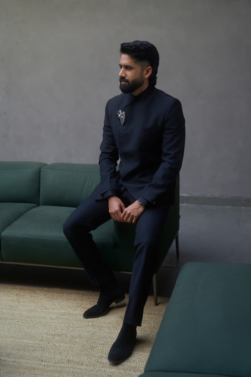 santoshamsuresh's tweet image. న్యూ లుక్ లో నాగచైతన్య...

#Vrushakarma #NagaChaitanya #Newlook