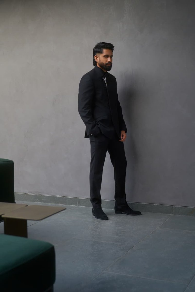 santoshamsuresh's tweet image. న్యూ లుక్ లో నాగచైతన్య...

#Vrushakarma #NagaChaitanya #Newlook