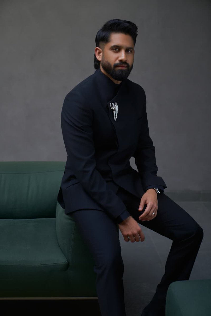 santoshamsuresh's tweet image. న్యూ లుక్ లో నాగచైతన్య...

#Vrushakarma #NagaChaitanya #Newlook