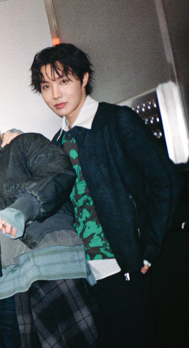 로라2.0 tweet media