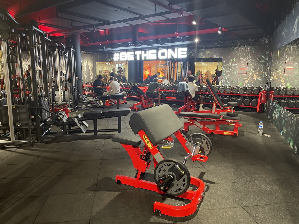 Fdesouche.com est une revue de presse tweet media