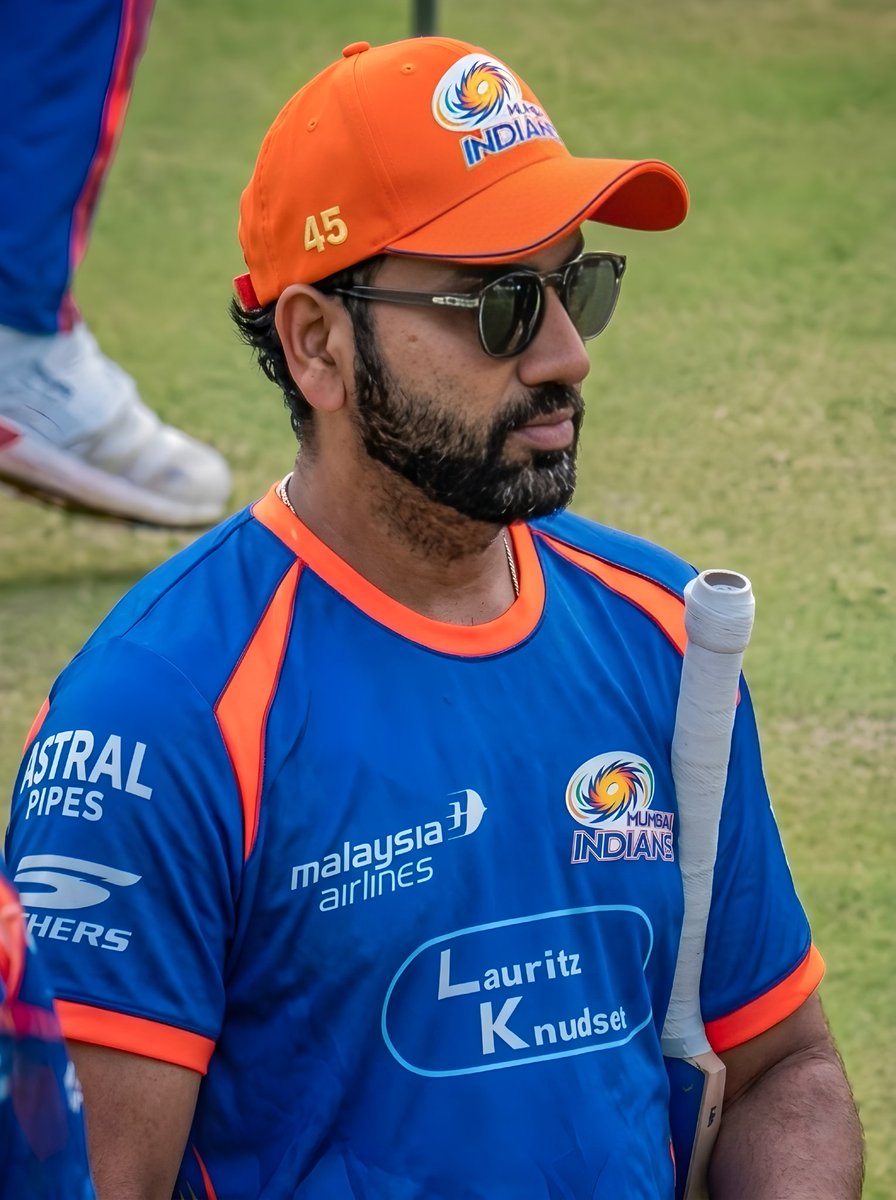 Team45Ro's tweet photo. Rohit Sharma needs just 31 runs to grab the Orange Cap today… and he’s coming for it! 🧡🔥

#RohitSharma | @ImRo45 https://t.co/STUmm2gdNE