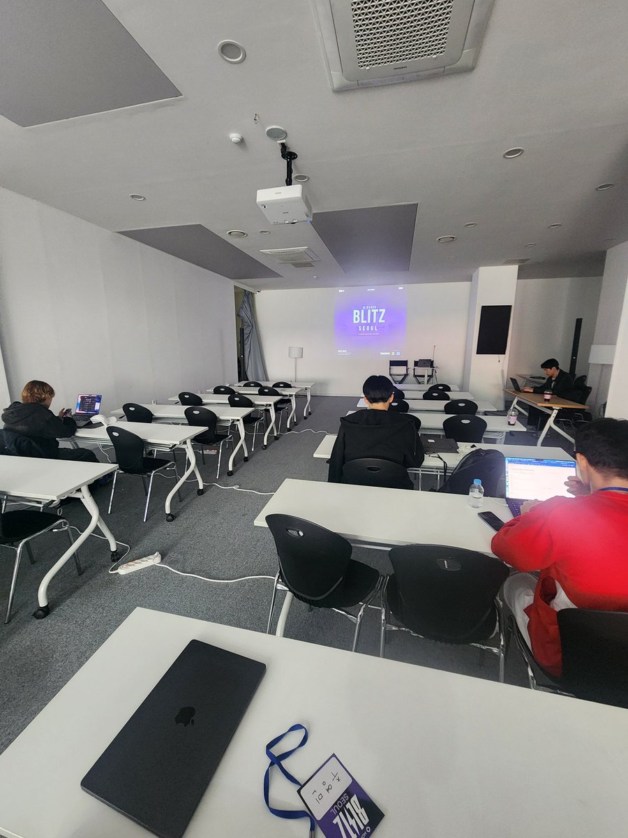 dpwldd's tweet photo. Monad Blitz Seoul 4th 빌딩 성공적 !
하이블록 고생해따~!~!🫶
주최해주셔서 감사합니다:) @DecipherGlobal, @B__Harvest, @monad https://t.co/5Wyv5dWmFA