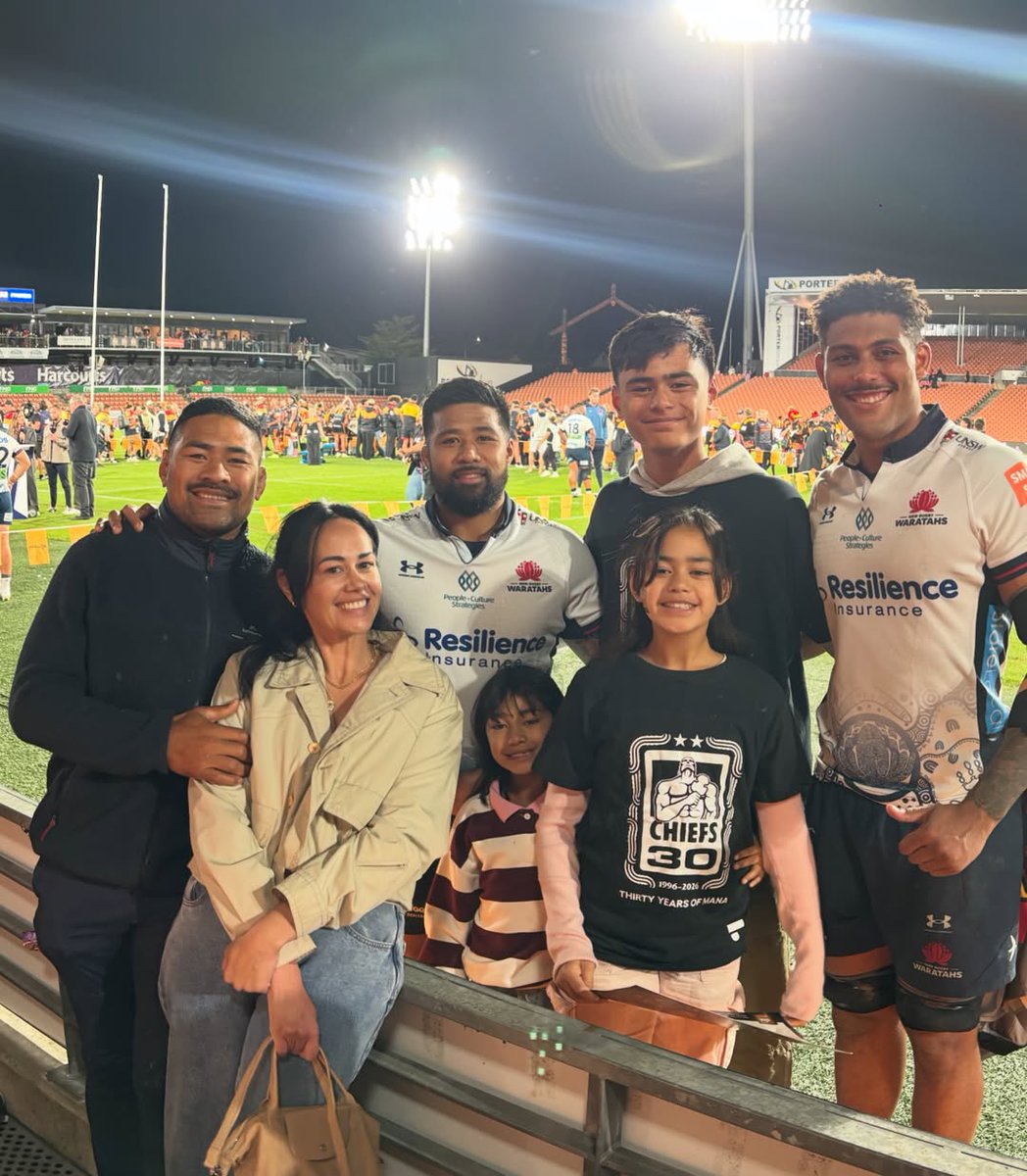 asmrugbysupport's tweet image. Les retrouvailles entre Fritz 𝙇𝙚𝙚, Folau 𝙁𝙖𝙞𝙣𝙜𝙖'𝙖 et Miles 𝘼𝙢𝙖𝙩𝙤𝙨𝙚𝙧𝙤 📸

Pour l'anecdote, Folau Fainga’a et Miles Amatosero n'ont jamais partagé la moindre minute ensemble sous le maillot clermontois 👀🟡🔵

#asm #rugby #yellowarmy