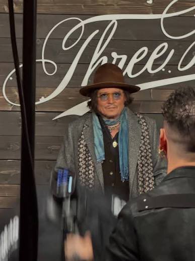 Johnny depp cares tweet media