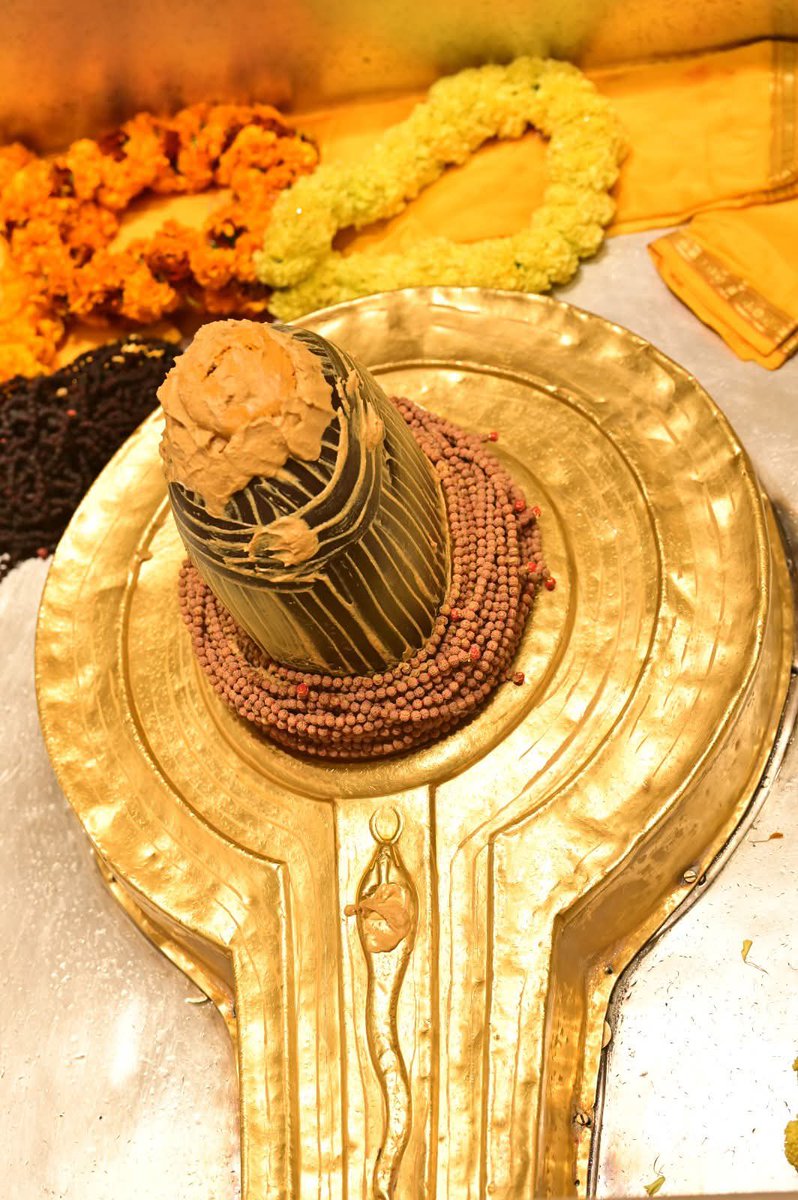 12Jyotirling's tweet photo. श्री काशी विश्वनाथ ज्योतिर्लिंग मंगला आरती श्रृंगार | 04.04.2026

Shri Kashi Vishwanath Jyotirlinga Mangala Aarti Shringar | 04.04.2026 https://t.co/FJHpZCVuQO