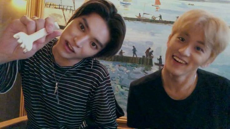 𝓙 hay 🥃 tweet media