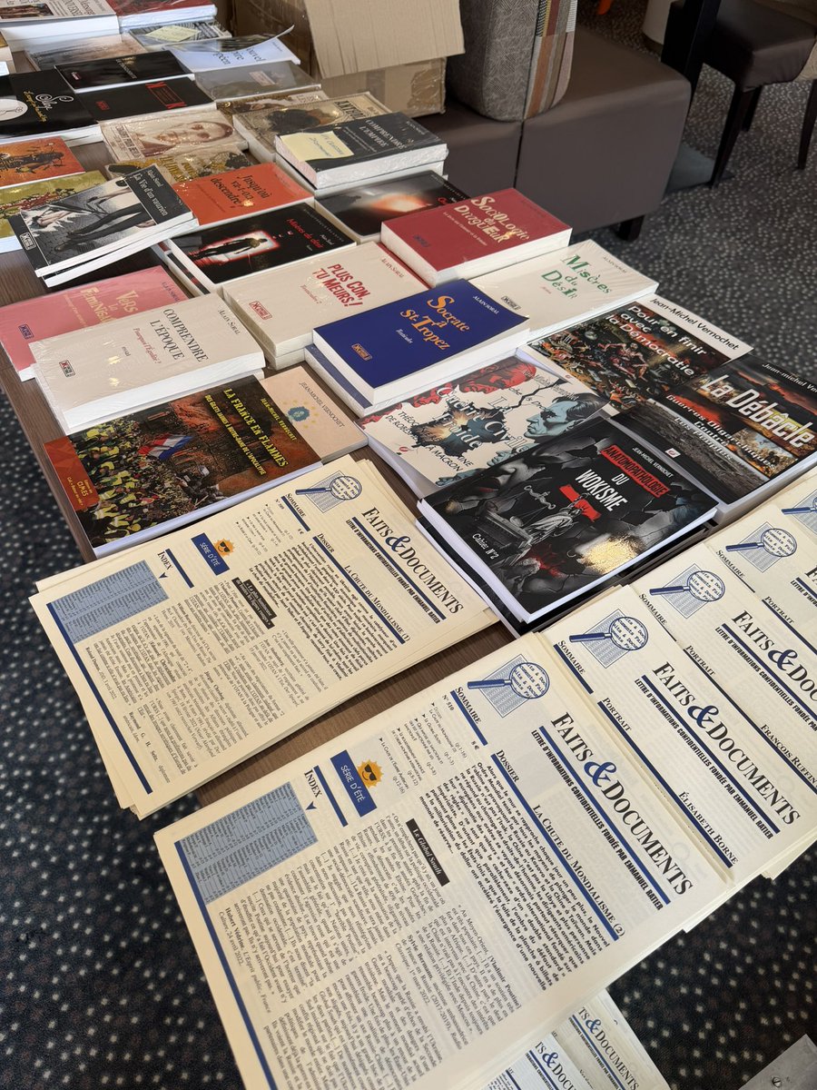 Picardie_er's tweet photo. 🔥 Jean Michel Vernochet en grande forme lors sa conférence pour la section de Beauvais 👏
🙏 Merci à l’organisation et au public présent.
Suivez nous pour avoir les infos de nos prochaines conférences ⤵️
https://t.co/RK9wPPNj2O
@er_natio @Kontre_Kulture @faitsetdocs https://t.co/8Ckim4V1D9