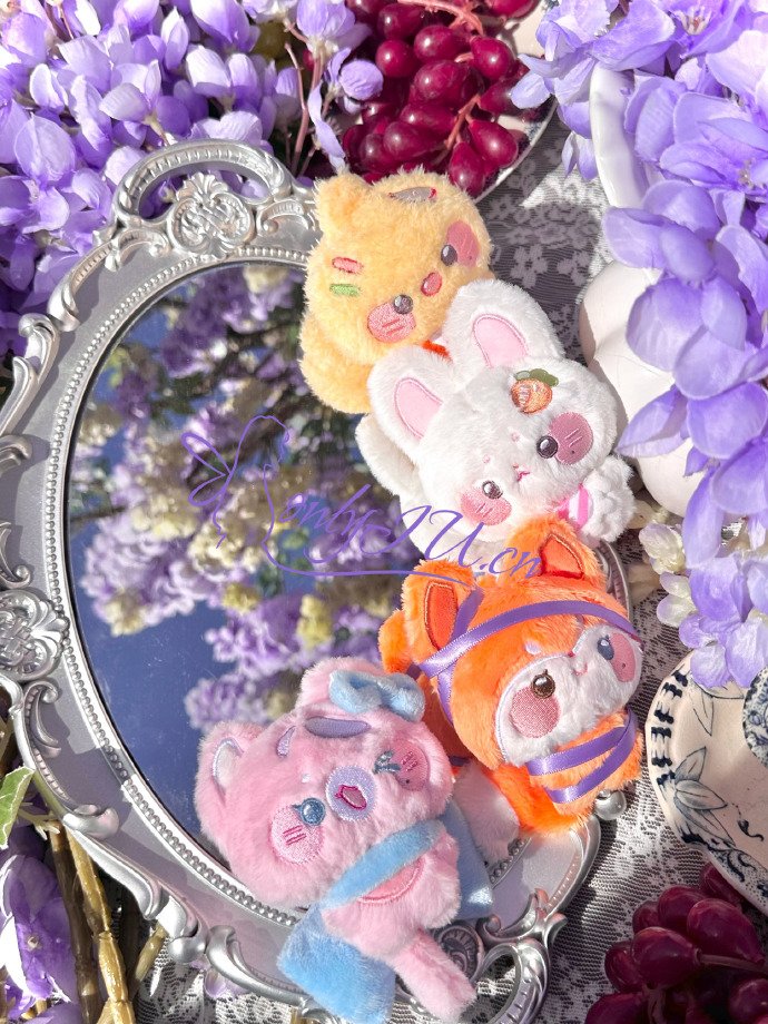 evelynlyx's tweet photo. (Help RT) [SG🇸🇬 &amp; WW🗺GO] IUniverse 10cm Plushies by @onlyIUcn 
Little clothings are included for each doll

1st payment: 14 SGD per doll
2nd payment required

SG form: https://t.co/VaWbQ25T8R
WW/Non-SG: DM to order

Till 22 Apr, 9pm SGT (Wed)

#IU #아이유 #李知恩 https://t.co/LXVHgDzxmy
