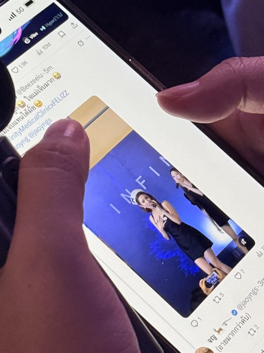 ᴍᴏᴏɴᴇ、 tweet media