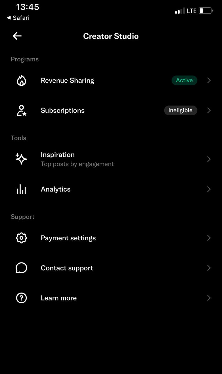 Marine girl tweet media