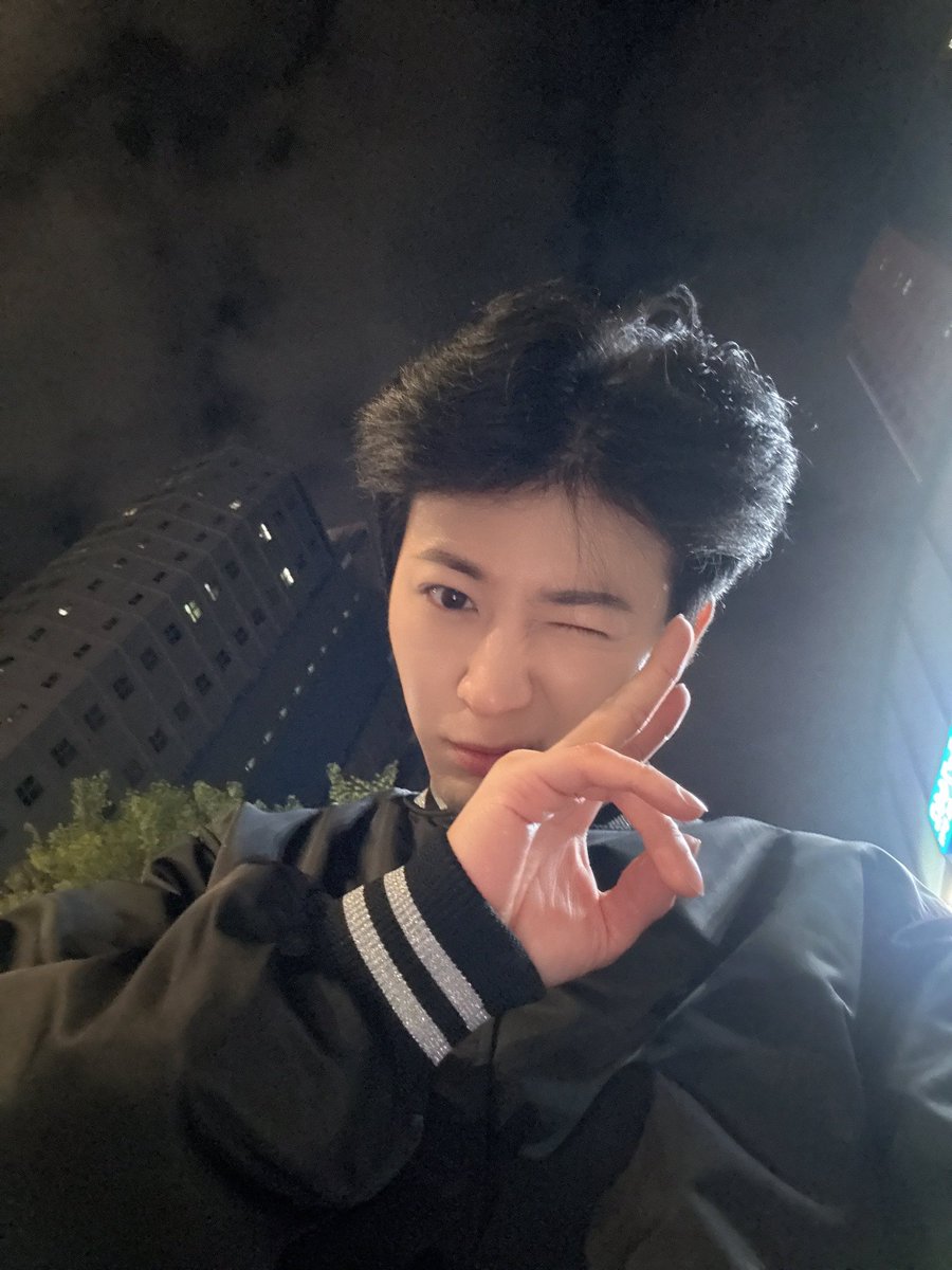 onlyikons's tweet photo. 🍒: “Practice is over!!”

🥺🥺🥺🥺🥺🥺🥺🥺 i admire him sm https://t.co/13JmgSgkee